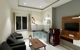 Back Stayz Laxman Jhula Apartments